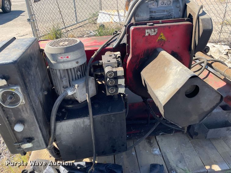 image for item NH9427 2012 CEMB SM56TXL tire changer