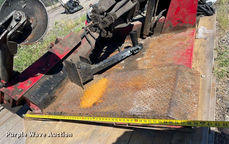 image for item NH9427 2012 CEMB SM56TXL tire changer