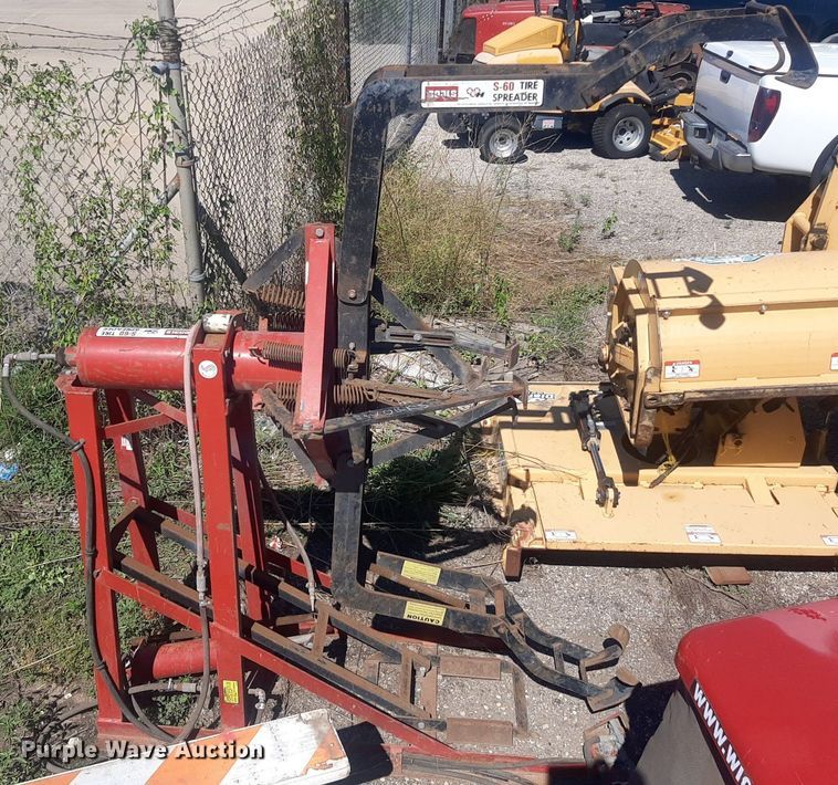 image for item NH9433 Coats S-60 tire spreader