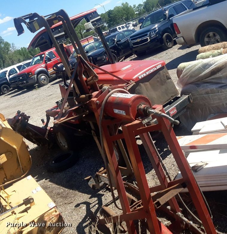 image for item NH9433 Coats S-60 tire spreader