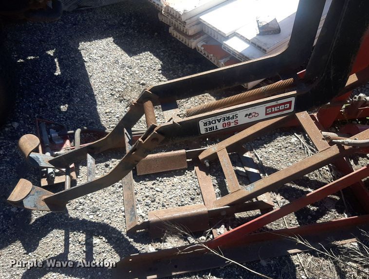 image for item NH9433 Coats S-60 tire spreader