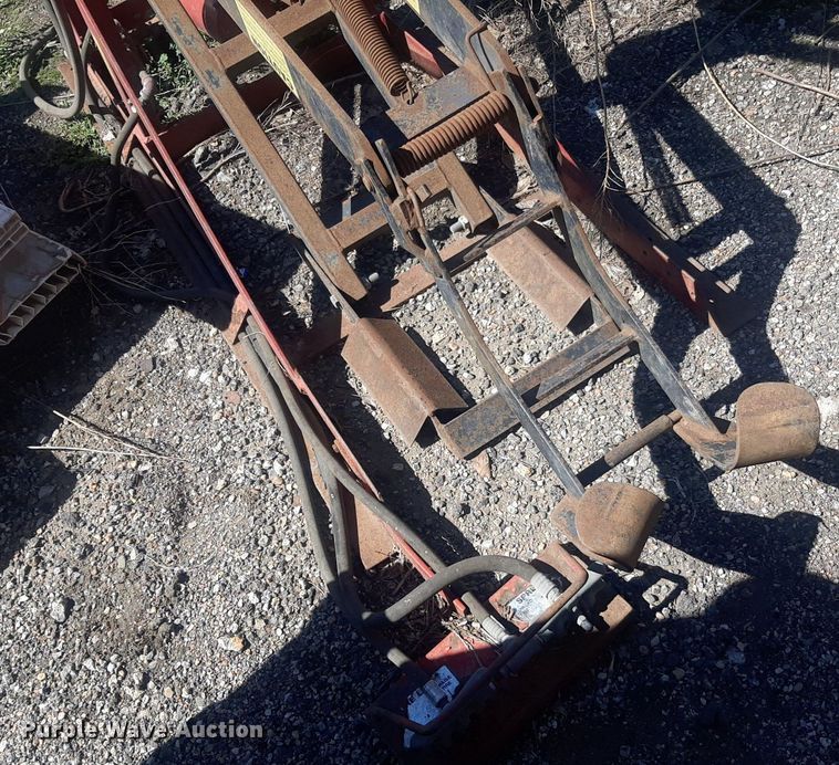 image for item NH9433 Coats S-60 tire spreader