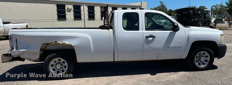 image for item NY9640 2011 Chevrolet Silverado 1500 Ext. Cab pickup truck