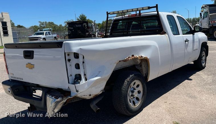 image for item NY9640 2011 Chevrolet Silverado 1500 Ext. Cab pickup truck