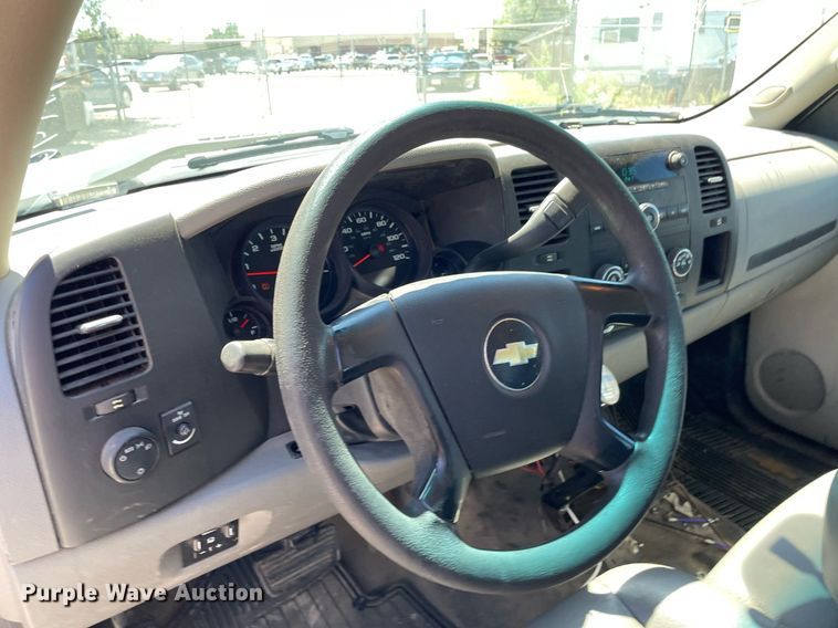 image for item NY9640 2011 Chevrolet Silverado 1500 Ext. Cab pickup truck