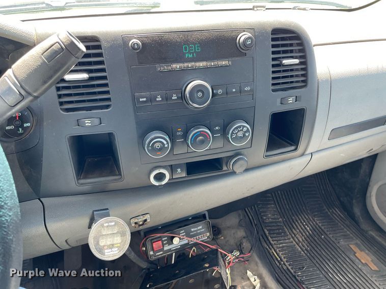 image for item NY9640 2011 Chevrolet Silverado 1500 Ext. Cab pickup truck