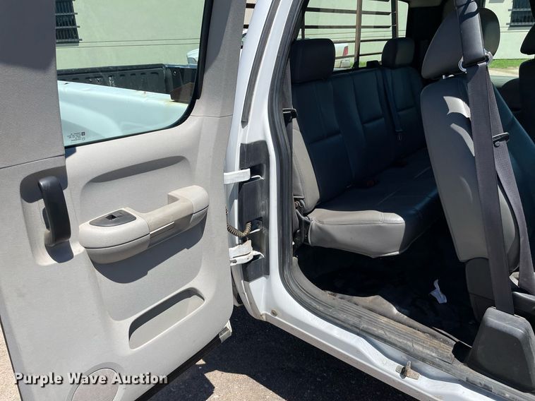 image for item NY9640 2011 Chevrolet Silverado 1500 Ext. Cab pickup truck