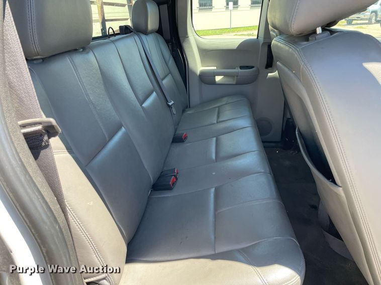 image for item NY9640 2011 Chevrolet Silverado 1500 Ext. Cab pickup truck