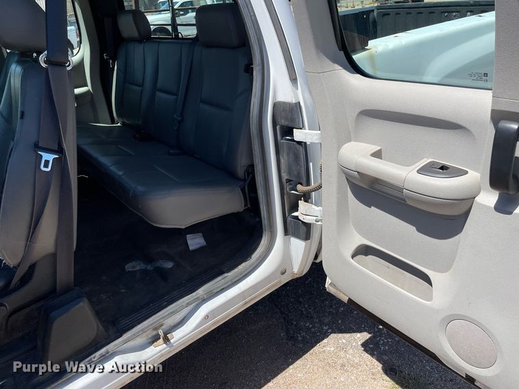 image for item NY9640 2011 Chevrolet Silverado 1500 Ext. Cab pickup truck