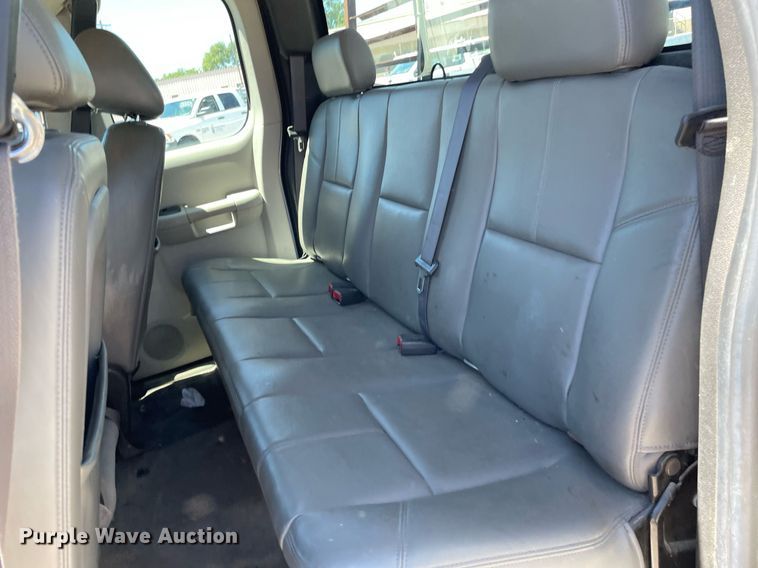 image for item NY9640 2011 Chevrolet Silverado 1500 Ext. Cab pickup truck