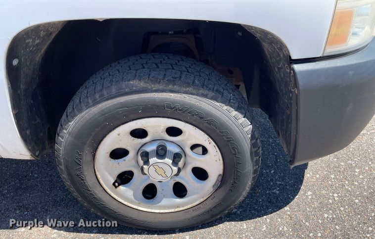 image for item NY9640 2011 Chevrolet Silverado 1500 Ext. Cab pickup truck