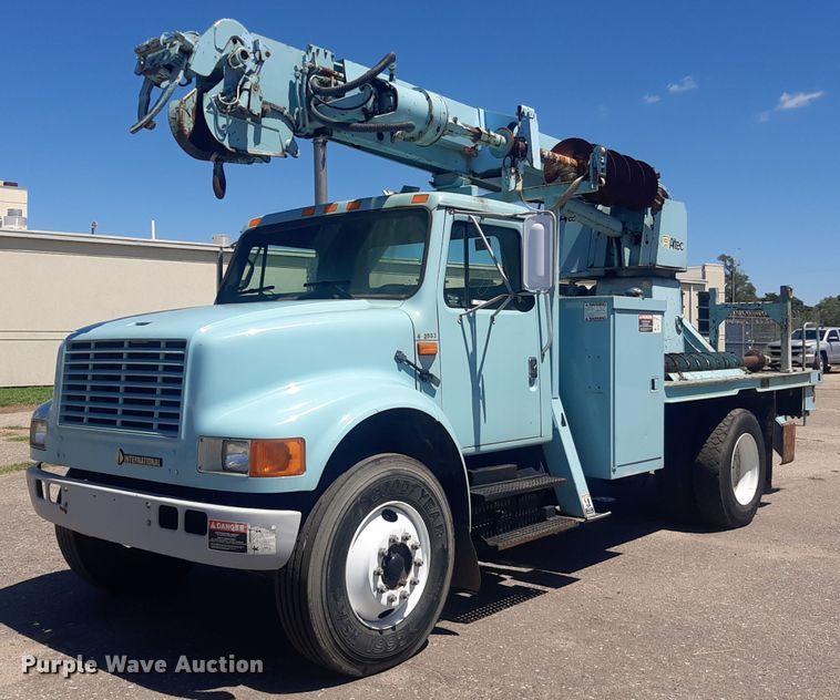 image for item NY9658 1994 International 4700  digger derrick truck