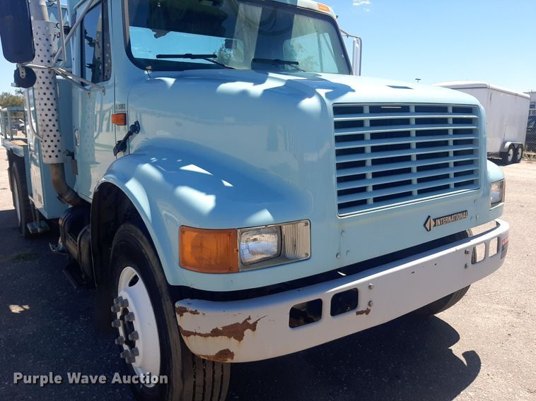 image for item NY9658 1994 International 4700  digger derrick truck