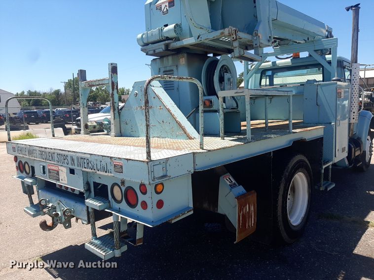 image for item NY9658 1994 International 4700  digger derrick truck