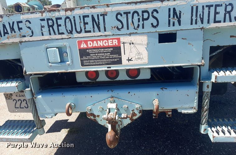 image for item NY9658 1994 International 4700  digger derrick truck