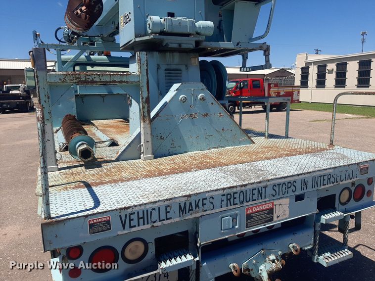 image for item NY9658 1994 International 4700  digger derrick truck