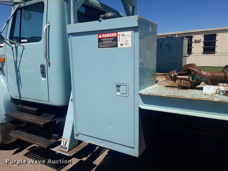 image for item NY9658 1994 International 4700  digger derrick truck