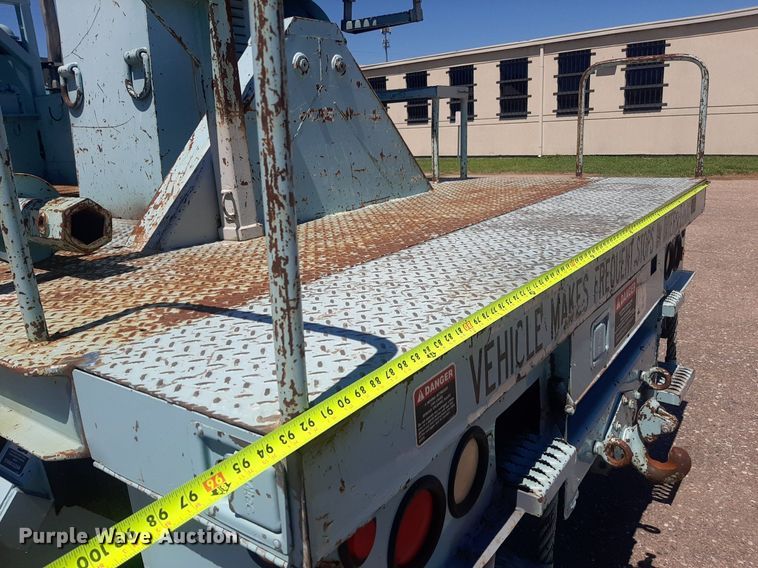 image for item NY9658 1994 International 4700  digger derrick truck