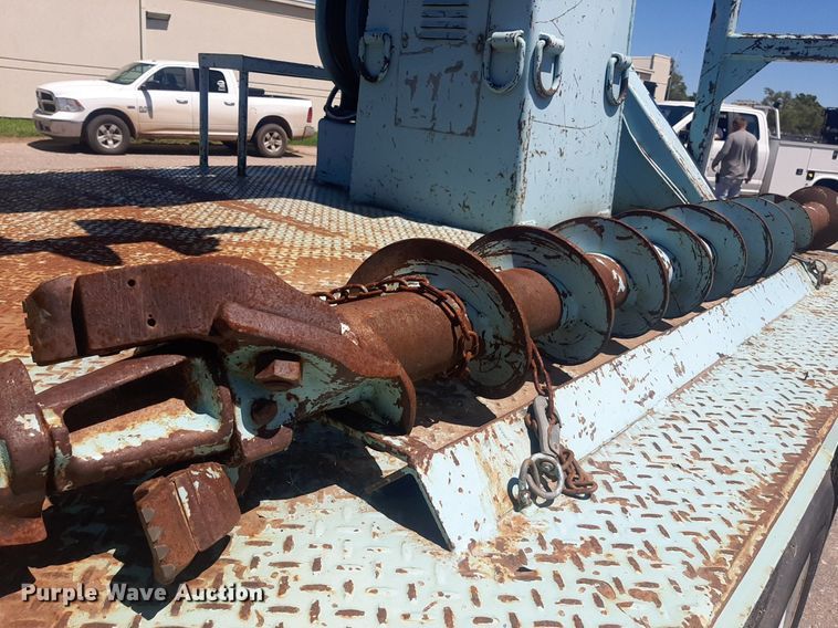 image for item NY9658 1994 International 4700  digger derrick truck