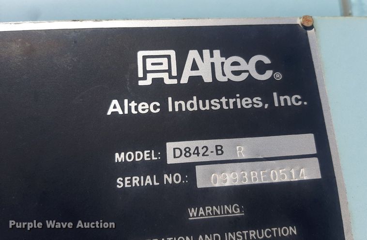 image for item NY9658 1994 International 4700  digger derrick truck