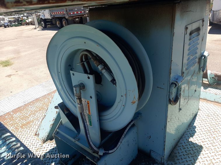 image for item NY9658 1994 International 4700  digger derrick truck