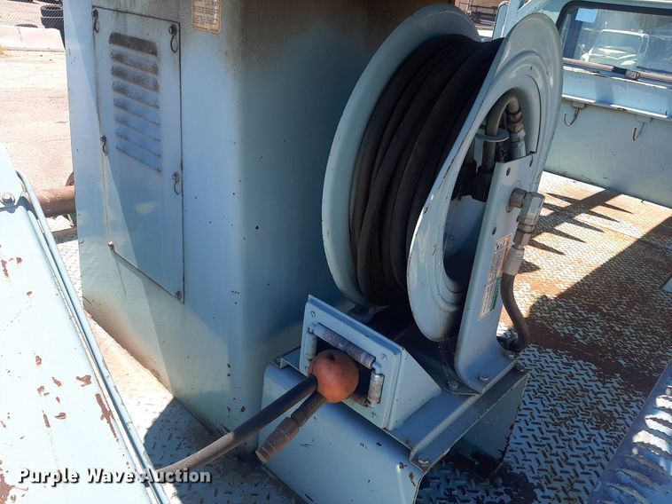 image for item NY9658 1994 International 4700  digger derrick truck