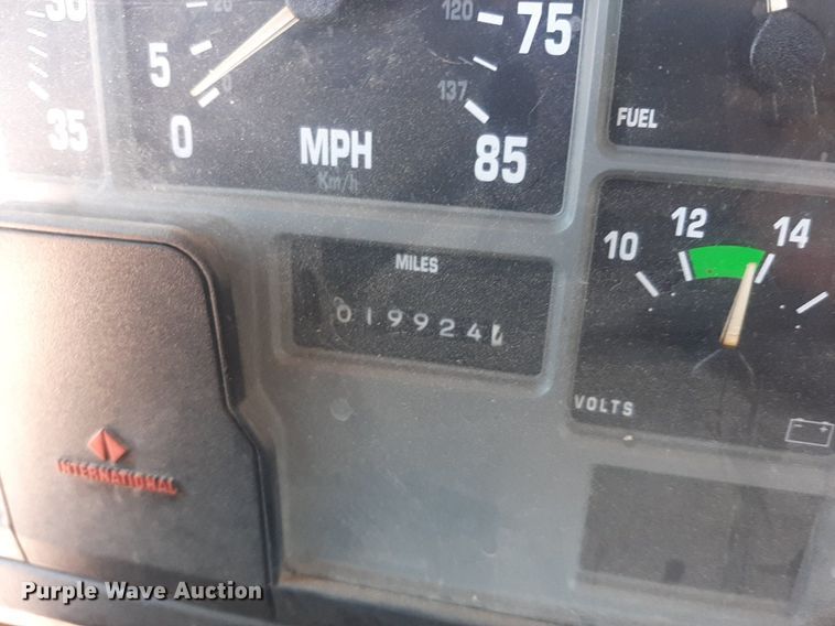 image for item NY9658 1994 International 4700  digger derrick truck