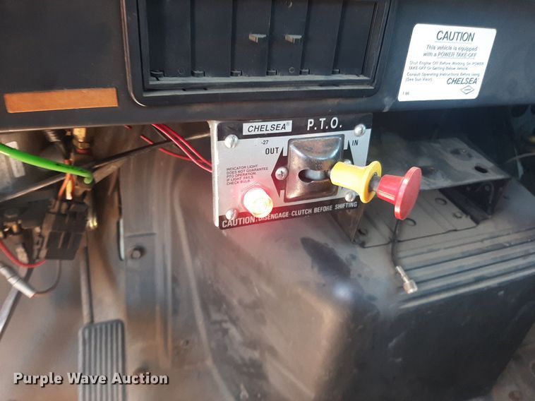 image for item NY9658 1994 International 4700  digger derrick truck