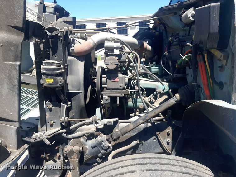 image for item NY9658 1994 International 4700  digger derrick truck