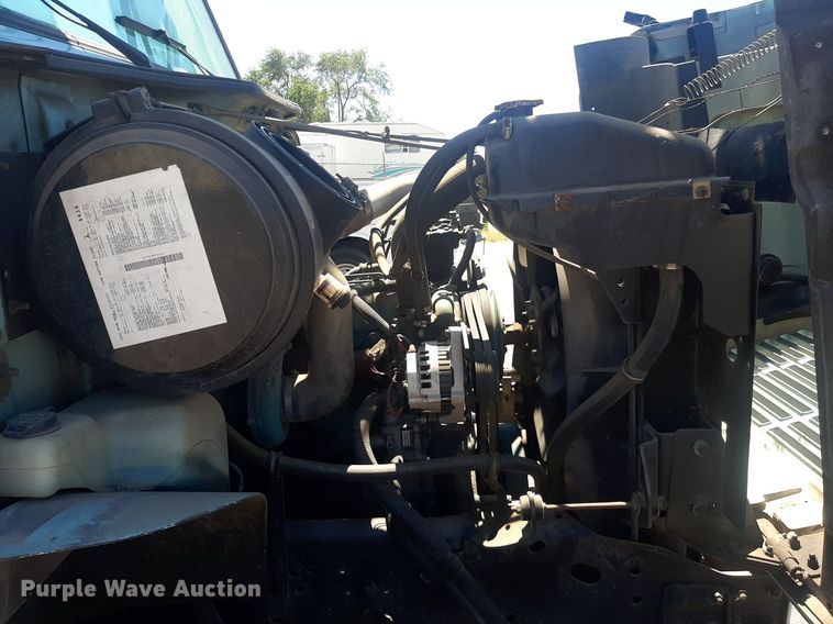 image for item NY9658 1994 International 4700  digger derrick truck