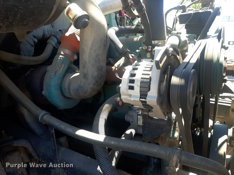 image for item NY9658 1994 International 4700  digger derrick truck