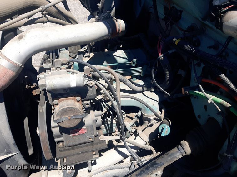 image for item NY9658 1994 International 4700  digger derrick truck