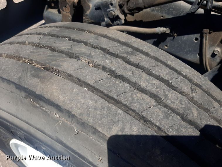 image for item NY9658 1994 International 4700  digger derrick truck