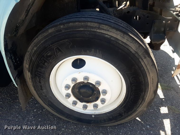 image for item NY9658 1994 International 4700  digger derrick truck