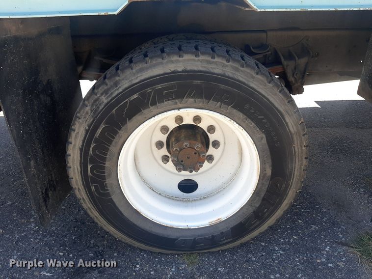 image for item NY9658 1994 International 4700  digger derrick truck