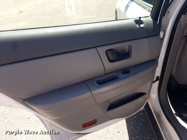 image for item NY9661 2006 Ford Taurus 