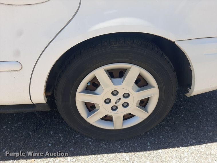 image for item NY9661 2006 Ford Taurus 