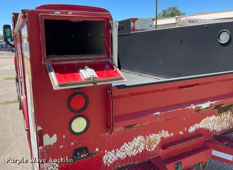 image for item NY9662 2008 Chevrolet C5500 Crew Cab utility / service truck