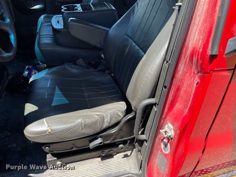 image for item NY9662 2008 Chevrolet C5500 Crew Cab utility / service truck