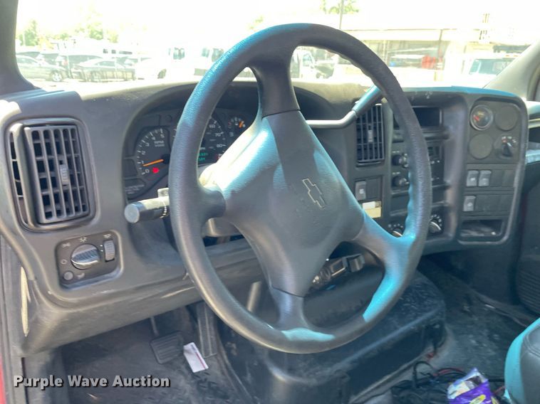 image for item NY9662 2008 Chevrolet C5500 Crew Cab utility / service truck