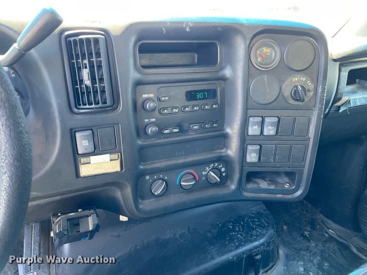 image for item NY9662 2008 Chevrolet C5500 Crew Cab utility / service truck