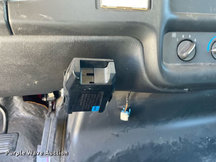 image for item NY9662 2008 Chevrolet C5500 Crew Cab utility / service truck