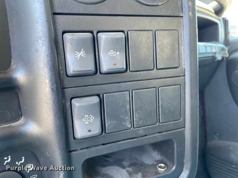 image for item NY9662 2008 Chevrolet C5500 Crew Cab utility / service truck