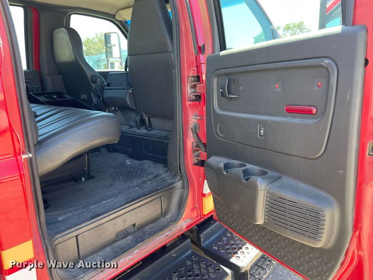 image for item NY9662 2008 Chevrolet C5500 Crew Cab utility / service truck
