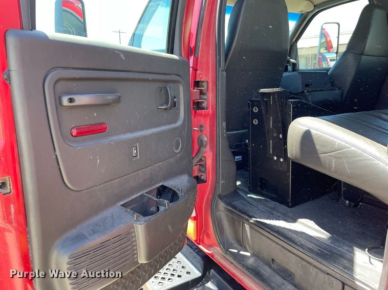 image for item NY9662 2008 Chevrolet C5500 Crew Cab utility / service truck