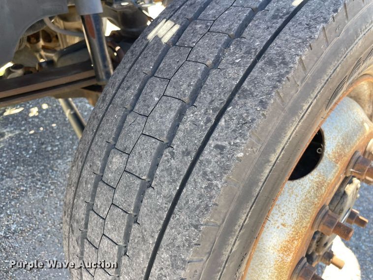 image for item NY9662 2008 Chevrolet C5500 Crew Cab utility / service truck