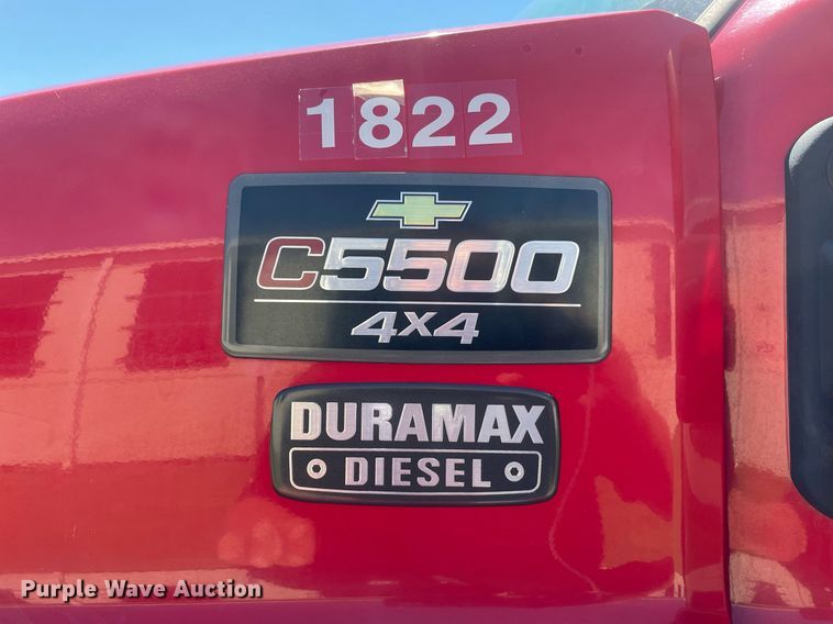 image for item NY9662 2008 Chevrolet C5500 Crew Cab utility / service truck