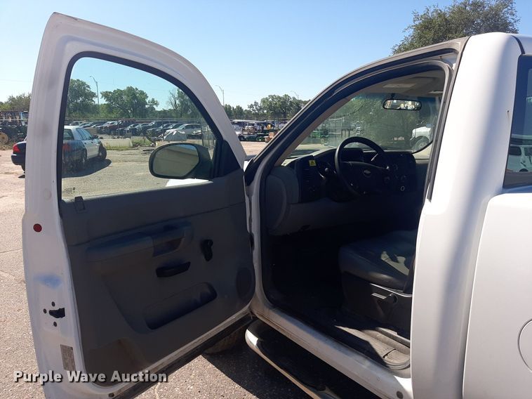 image for item NY9668 2008 Chevrolet Silverado 2500HD pickup truck