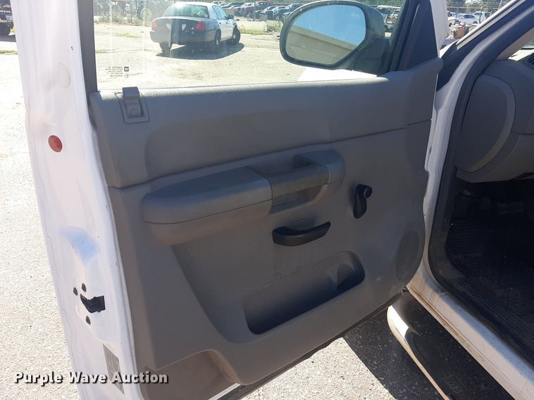 image for item NY9668 2008 Chevrolet Silverado 2500HD pickup truck