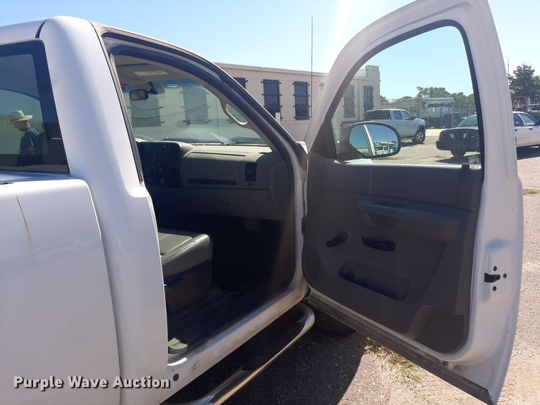 image for item NY9668 2008 Chevrolet Silverado 2500HD pickup truck